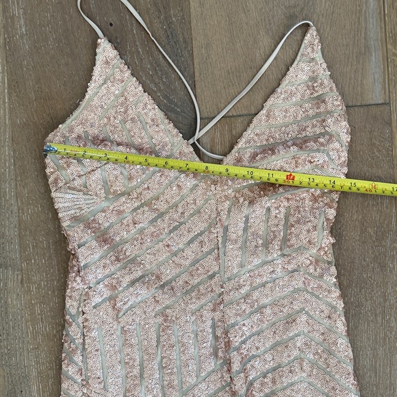 Gold v-neck stunning beaded gown size M - Picture 1 of 8